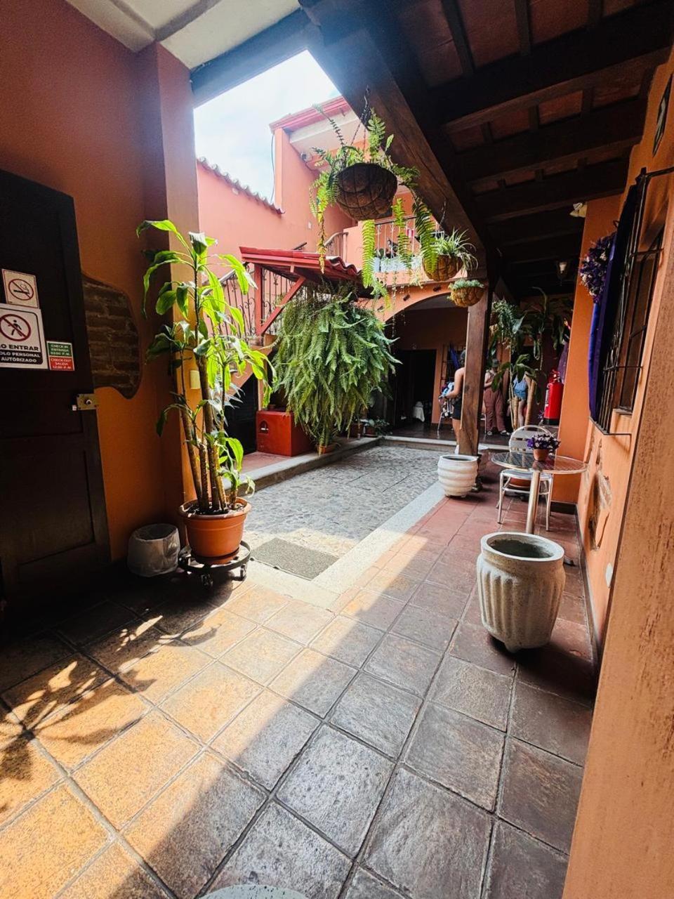 Hotel Chilero Y Cafe Antigua Bagian luar foto